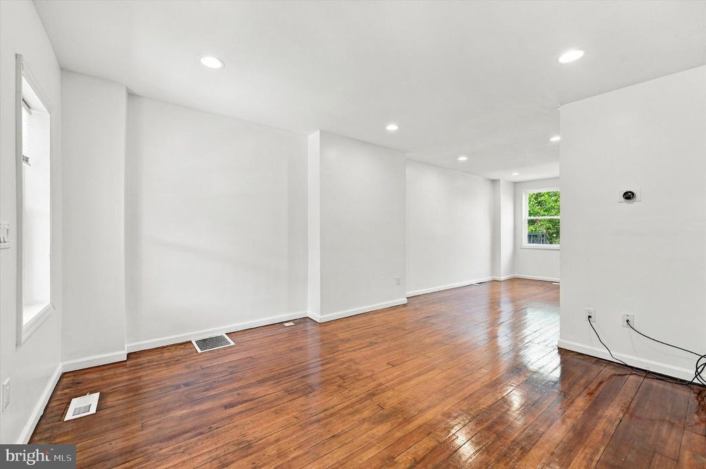 2631 S HOLBROOK ST, PHILADELPHIA, PA 19142 — photo 3