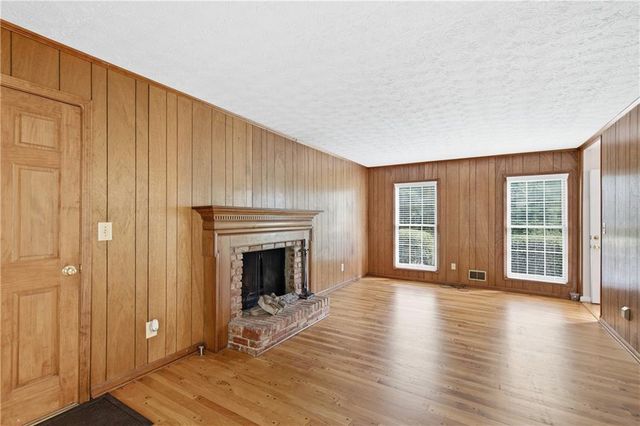 471 Surrey Place, Marietta, GA 30068