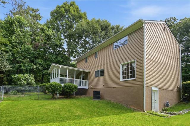 471 Surrey Place, Marietta, GA 30068
