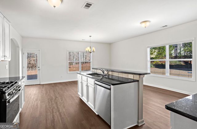 221 Cutbank Court SW, Atlanta, GA 30331