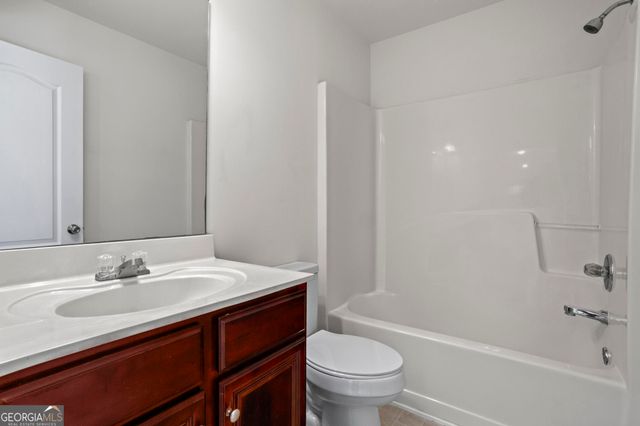 221 Cutbank Court SW, Atlanta, GA 30331