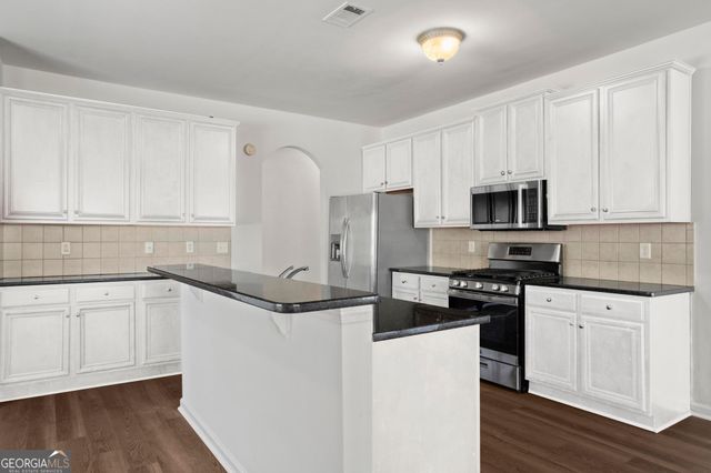 221 Cutbank Court SW, Atlanta, GA 30331