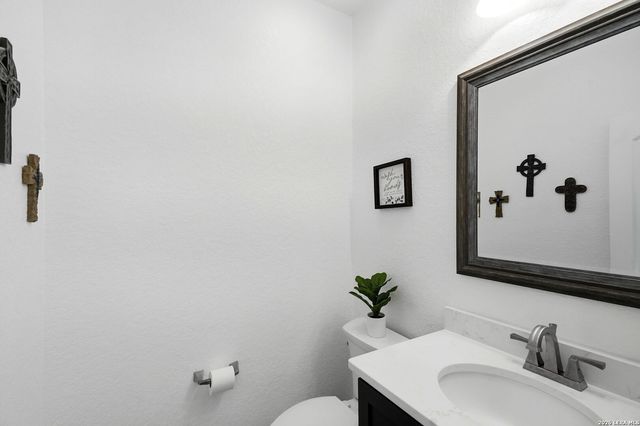 422 CIELO VIS, Canyon Lake, TX 78133