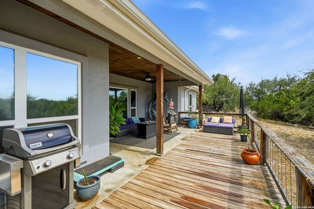 422 CIELO VIS, Canyon Lake, TX 78133