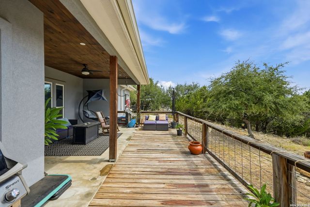 422 CIELO VIS, Canyon Lake, TX 78133
