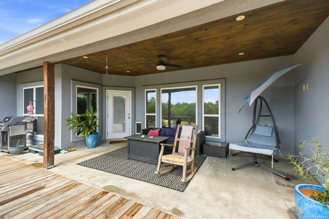 422 CIELO VIS, Canyon Lake, TX 78133