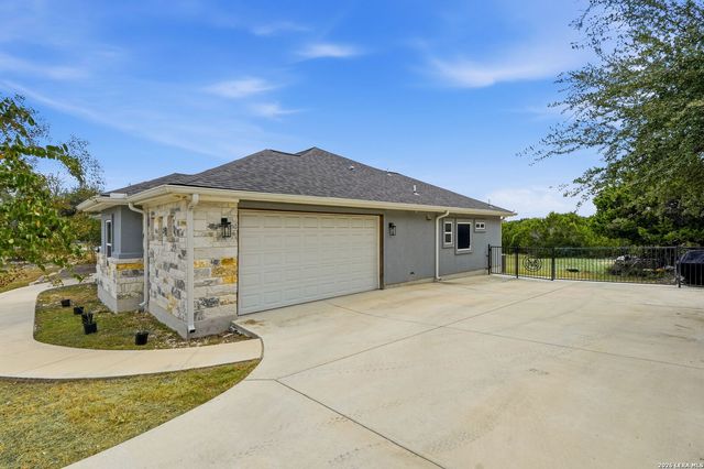 422 CIELO VIS, Canyon Lake, TX 78133