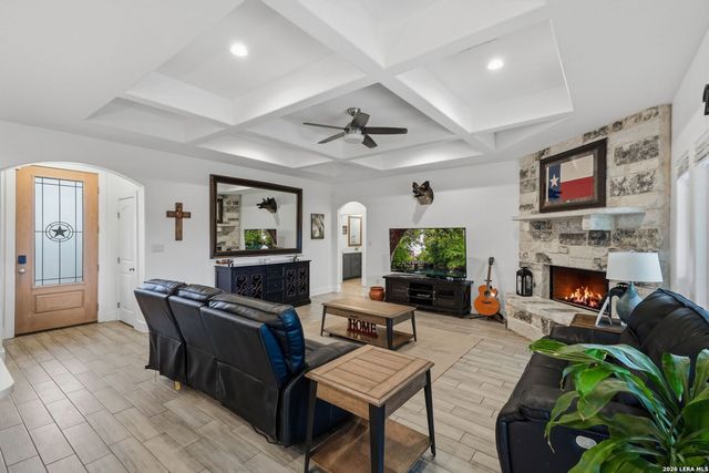 422 CIELO VIS, Canyon Lake, TX 78133