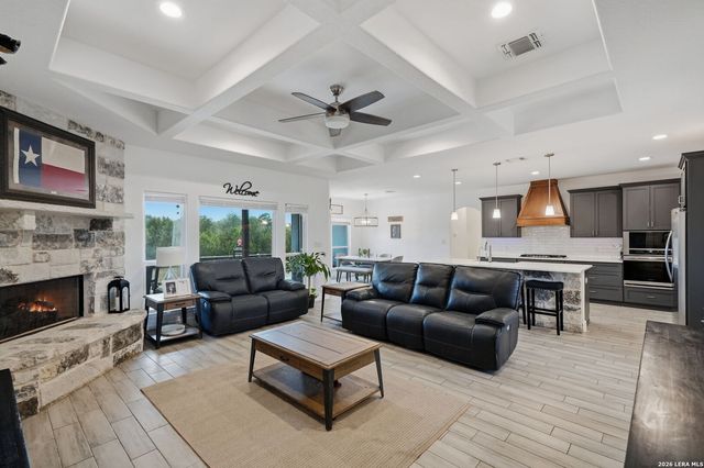 422 CIELO VIS, Canyon Lake, TX 78133