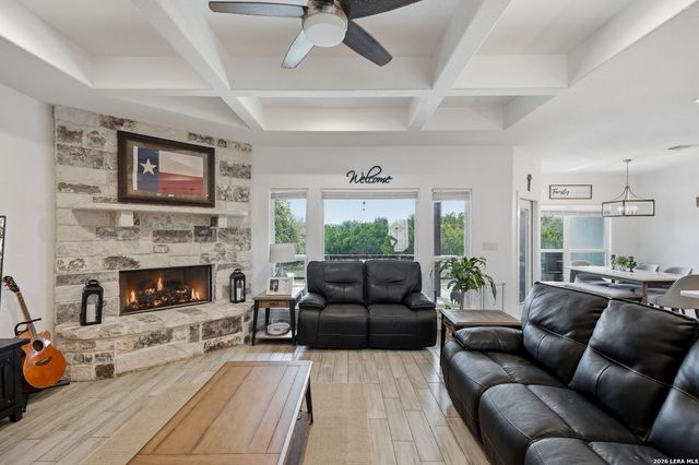 422 CIELO VIS, Canyon Lake, TX 78133