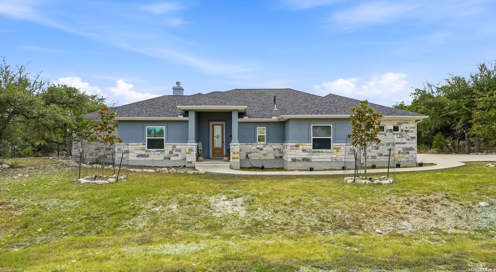 422 CIELO VIS, Canyon Lake, TX 78133
