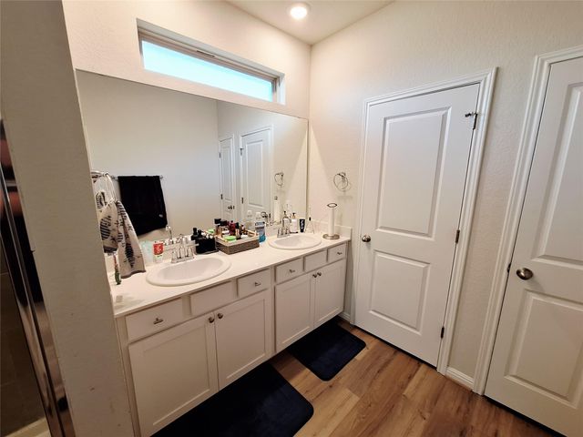 417 Dipprey LN, Georgetown, TX 78628