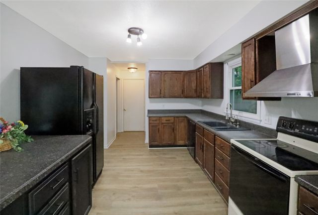 2517 Madison Avenue, Des Moines, IA 50310