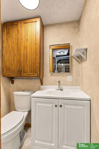 3708 S 48th Avenue, Omaha, NE 68106