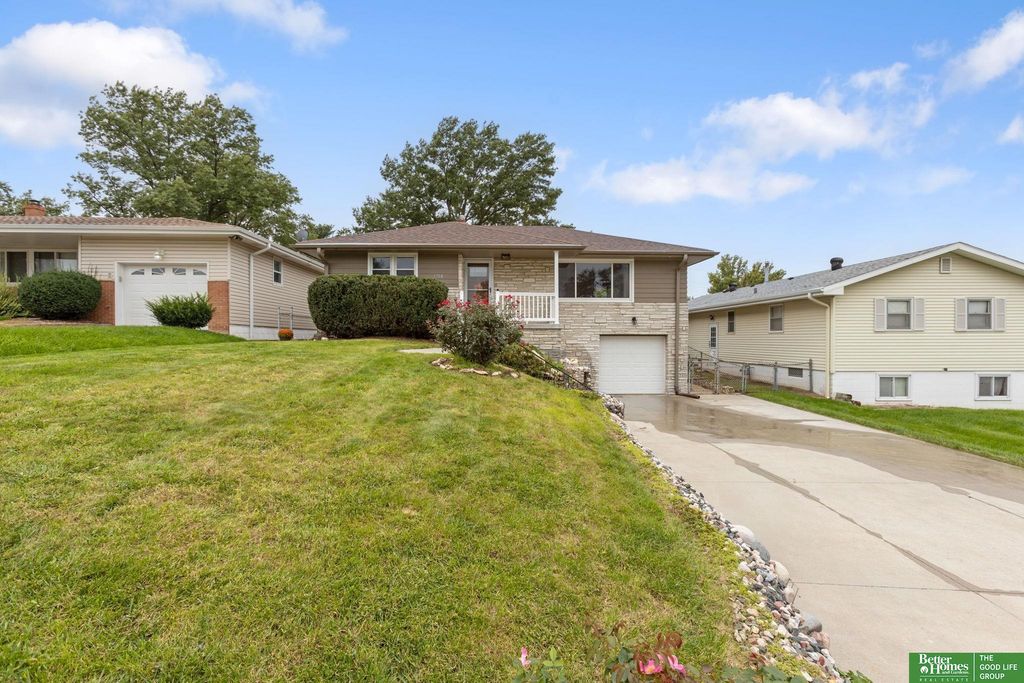 3708 S 48th Avenue, Omaha, NE 68106