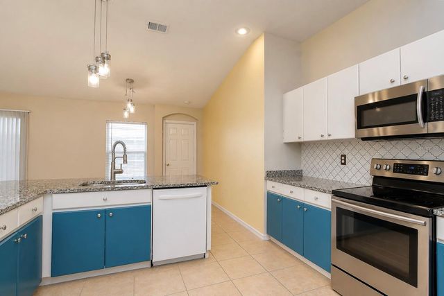 4822 PORTOBELLO CIRCLE, Valrico, FL 33596