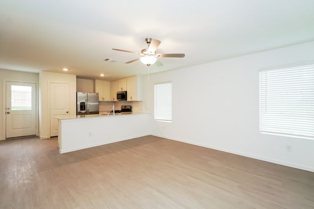 2636 Mistwood Drive, Fort Worth, TX 76108