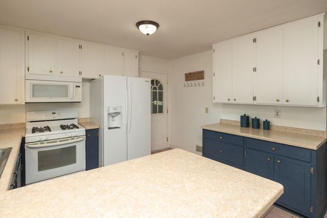 402 7th Street SE, Stewartville, MN 55976