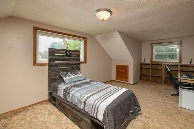 402 7th Street SE, Stewartville, MN 55976