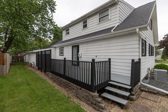 402 7th Street SE, Stewartville, MN 55976