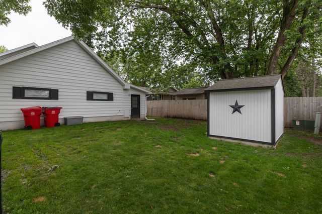 402 7th Street SE, Stewartville, MN 55976