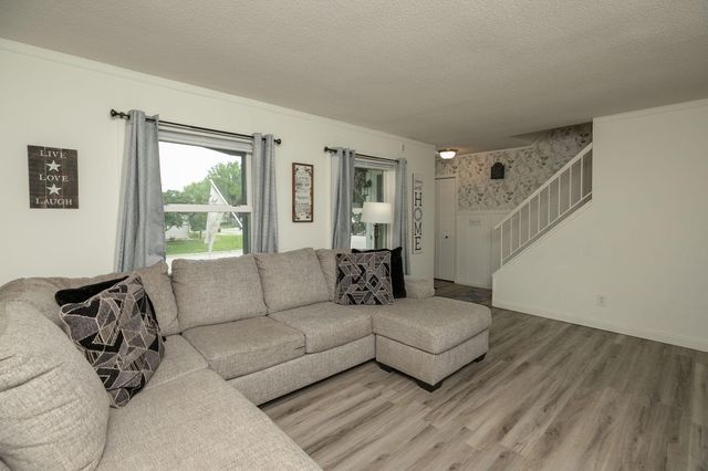 402 7th Street SE, Stewartville, MN 55976