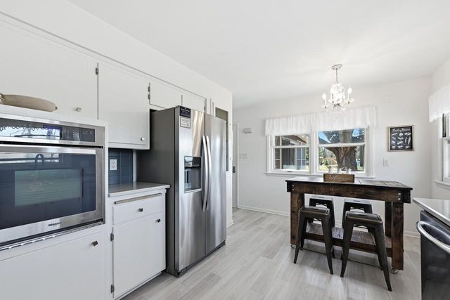 2602 N River STREET, Waterford, WI 53185