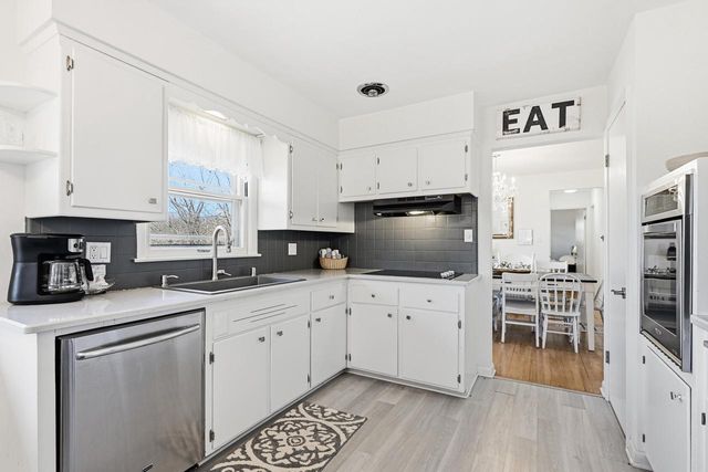 2602 N River STREET, Waterford, WI 53185