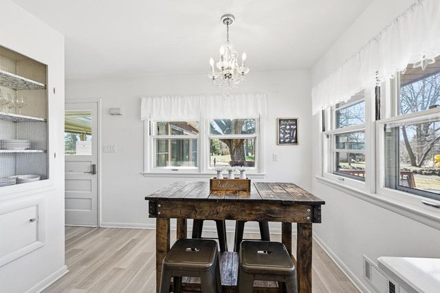 2602 N River STREET, Waterford, WI 53185