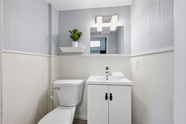 2602 N River STREET, Waterford, WI 53185