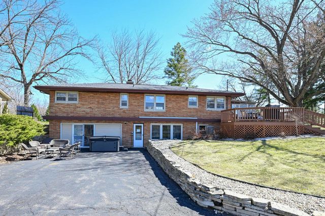 2602 N River STREET, Waterford, WI 53185