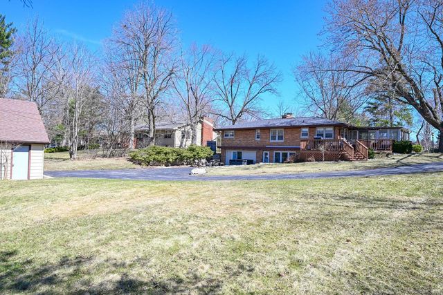 2602 N River STREET, Waterford, WI 53185