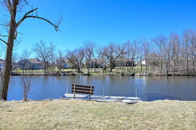 2602 N River STREET, Waterford, WI 53185