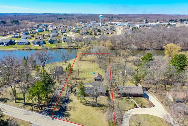 2602 N River STREET, Waterford, WI 53185