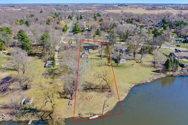 2602 N River STREET, Waterford, WI 53185