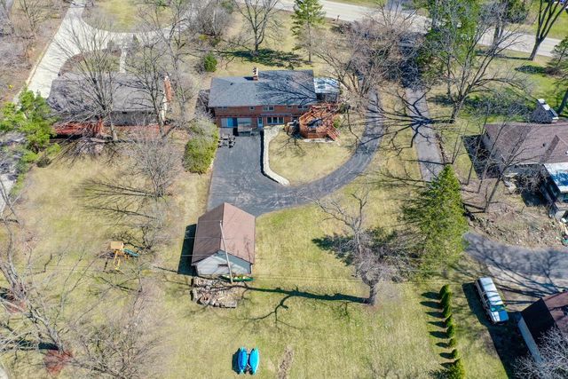 2602 N River STREET, Waterford, WI 53185