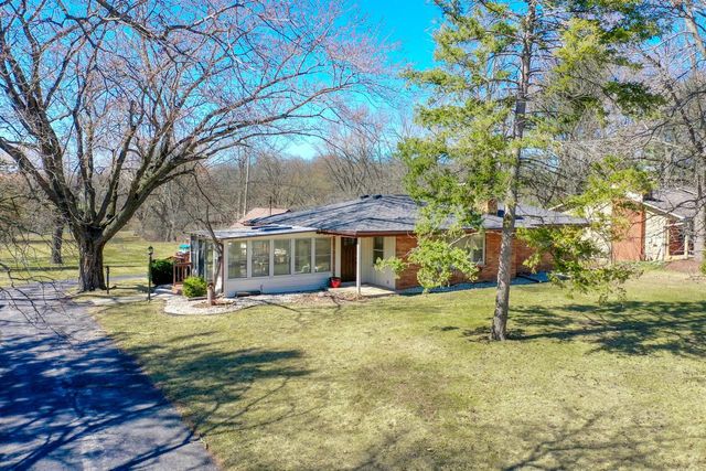 2602 N River STREET, Waterford, WI 53185