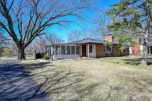 2602 N River STREET, Waterford, WI 53185