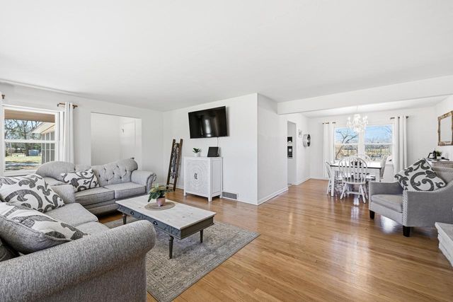 2602 N River STREET, Waterford, WI 53185