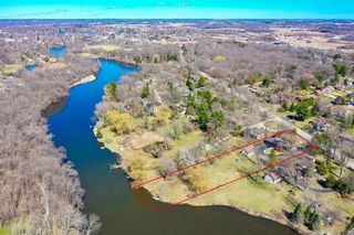 2602 N River STREET, Waterford, WI 53185