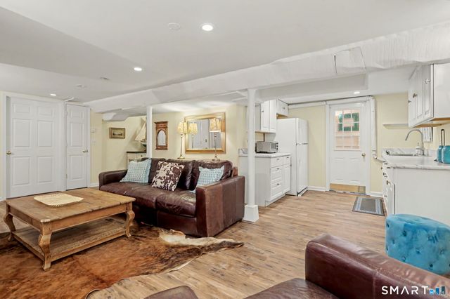360 Pansy Road, Fairfield, CT 06824