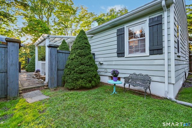 360 Pansy Road, Fairfield, CT 06824