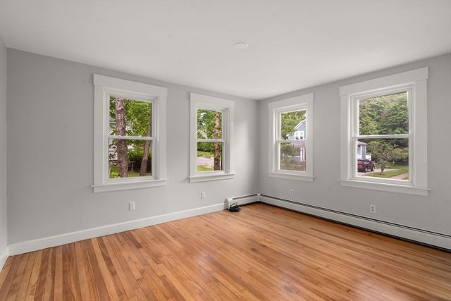 26 Tremont St, Maynard, MA 01754