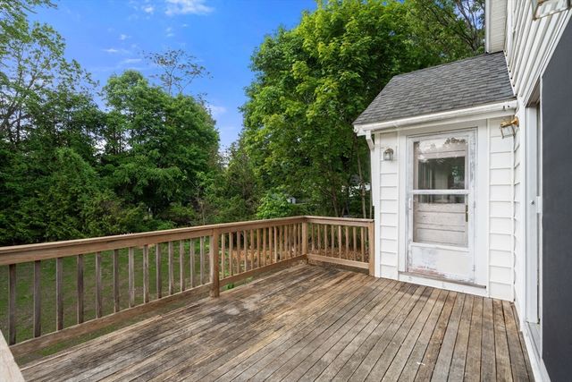 26 Tremont St, Maynard, MA 01754