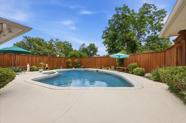 424 Fieldwood Drive, Richardson, TX 75081