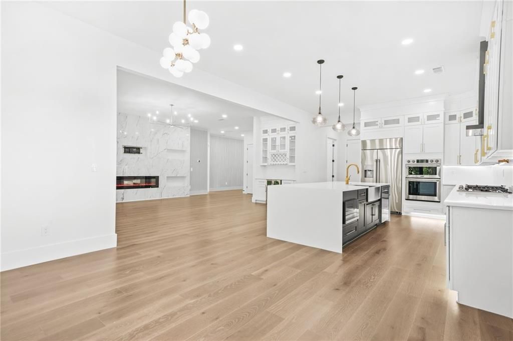 Image 10 of property listing at 5175 Cascade Road, Atlanta, GA 30331