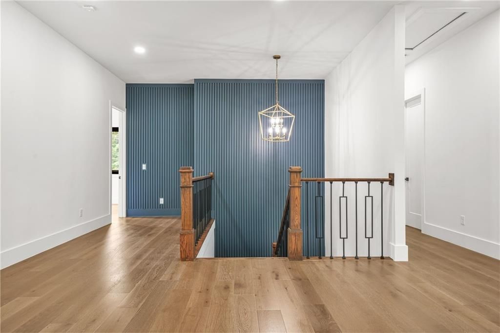 Image 15 of property listing at 5175 Cascade Road, Atlanta, GA 30331