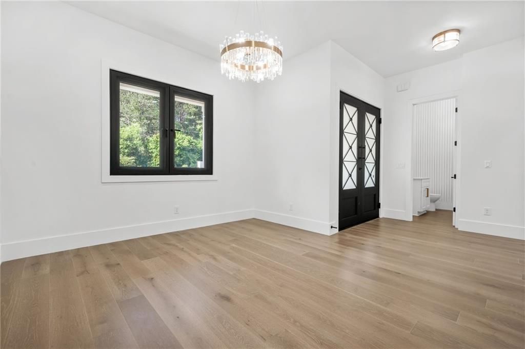 Image 17 of property listing at 5175 Cascade Road, Atlanta, GA 30331