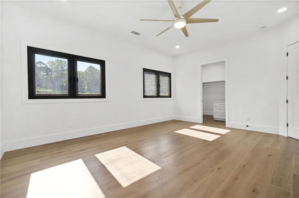 Image 20 of property listing at 5175 Cascade Road, Atlanta, GA 30331