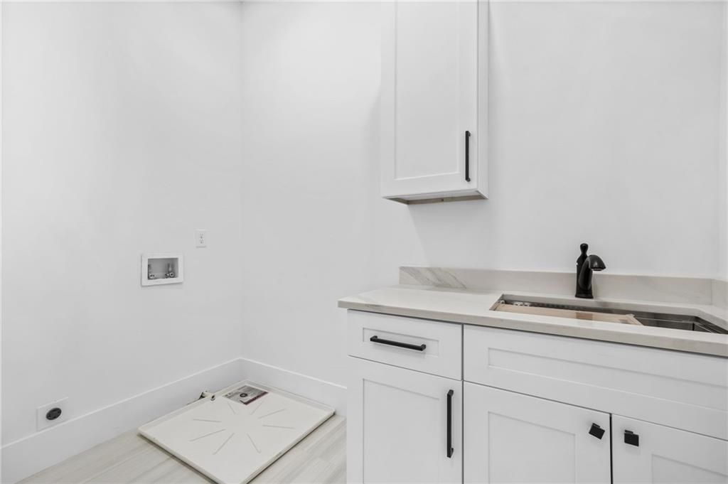 Image 25 of property listing at 5175 Cascade Road, Atlanta, GA 30331